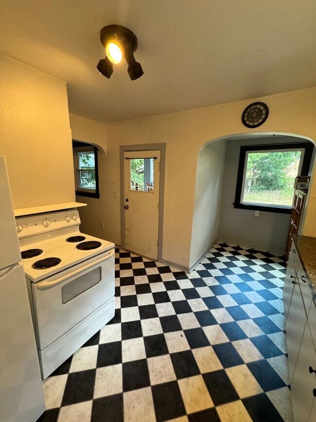 Foto del edificio - Half Off First Months Rent! South Hill Home!