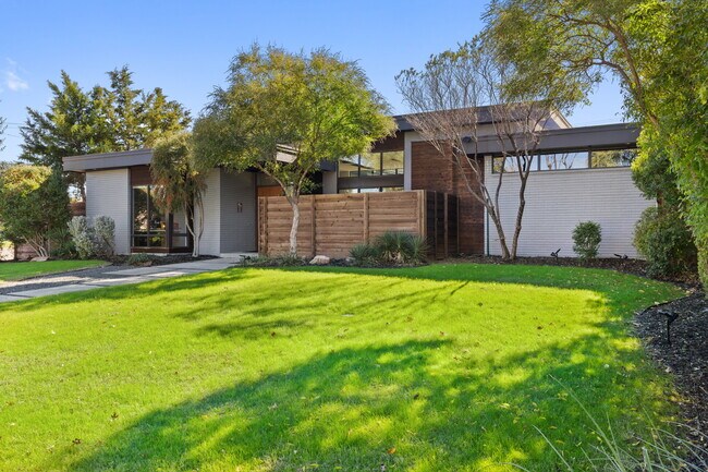 Foto del edificio - 4156 S Better Dr