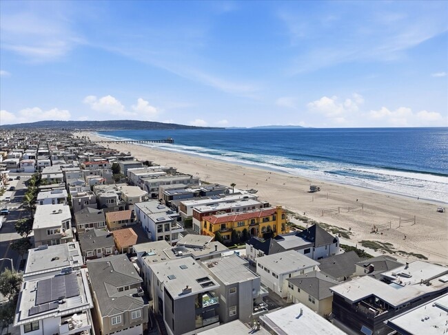 Building Photo - 2406 Ocean Dr