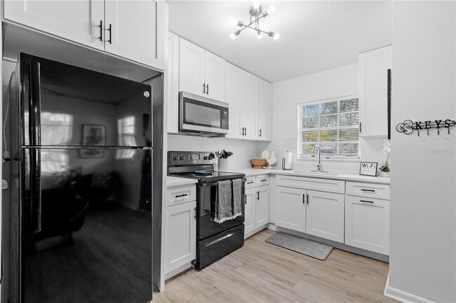 Building Photo - 2819 Marconi St