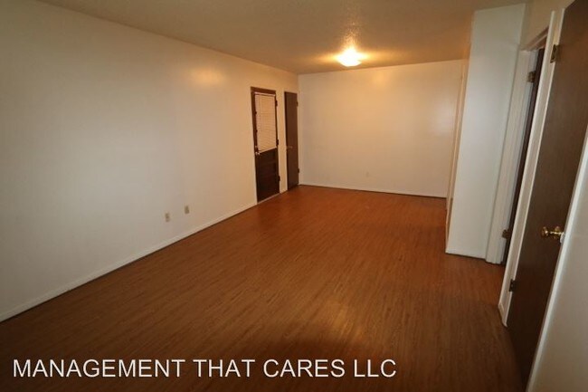 Building Photo - 3953-3953 Macon Rd