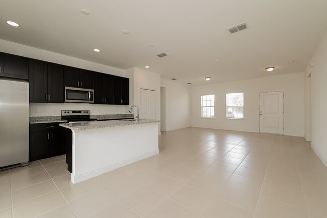 Building Photo - 416 Lark Ct