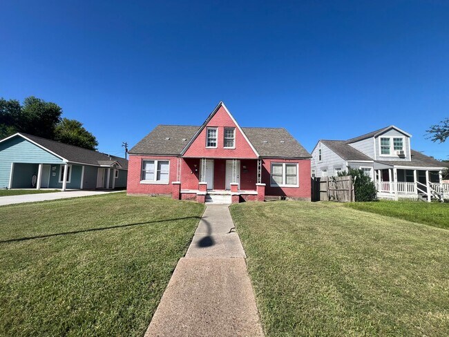2 bedroom 1 1/2 bath Duplex - 2 bedroom 1 1/2 bath Duplex House