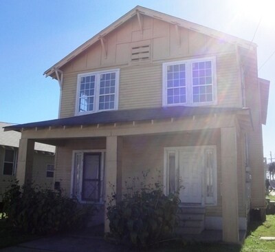 Primary Photo - 4230-4232 S Prieur St