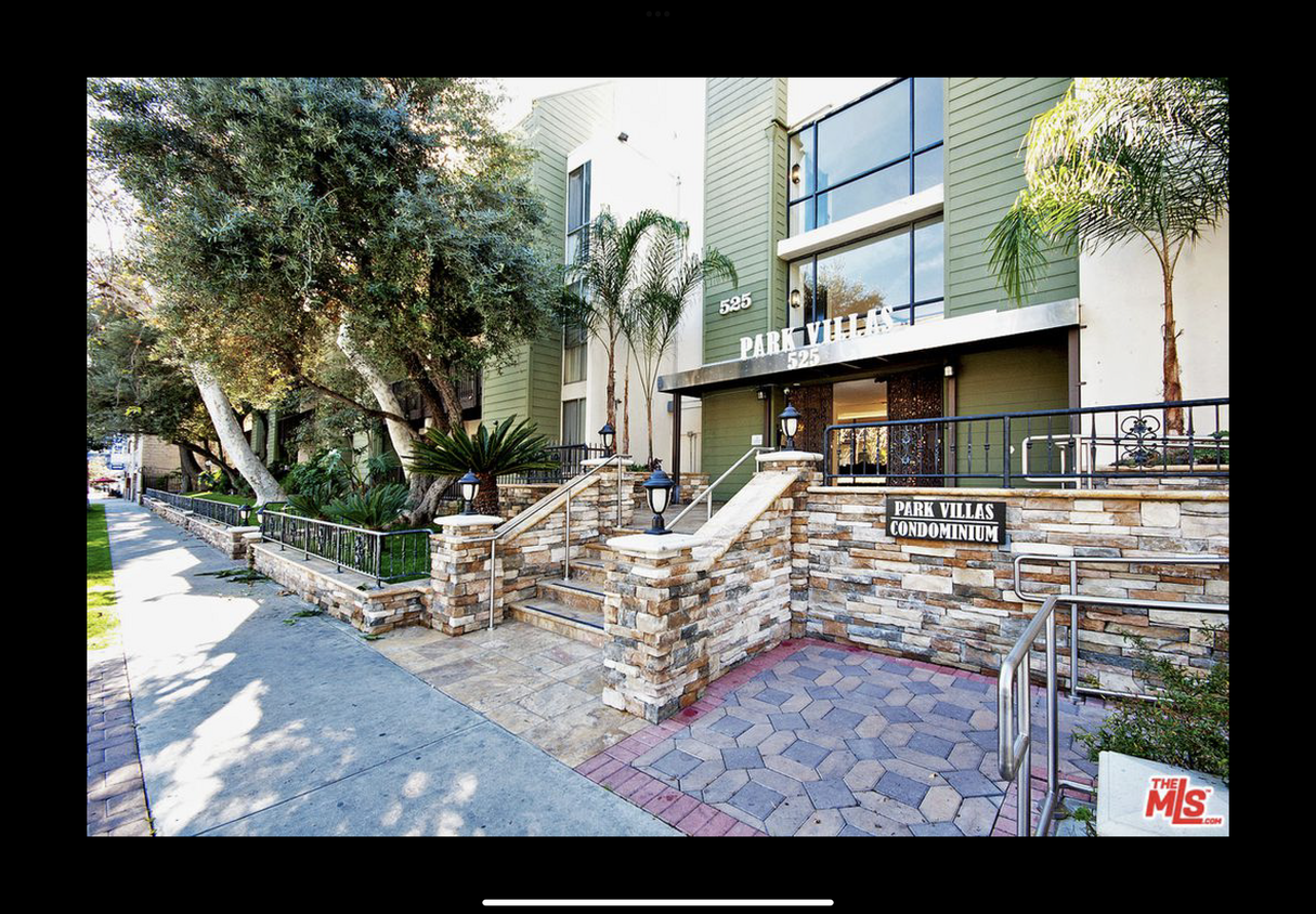 Park Villa Condominiums - 525 S Ardmore Ave