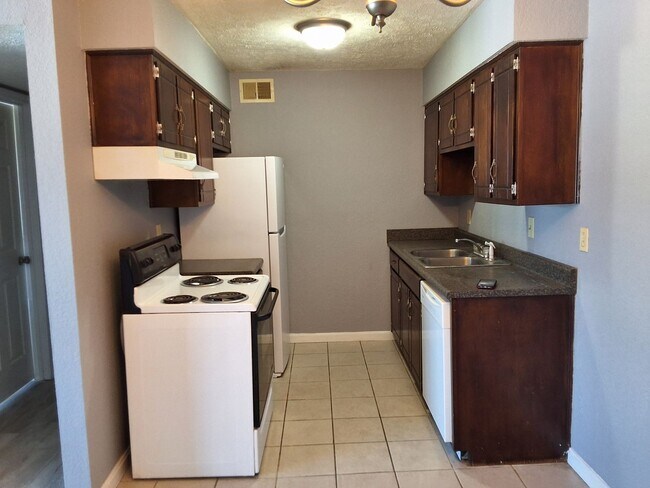 Foto del edificio - 365-12 ELMWOOD