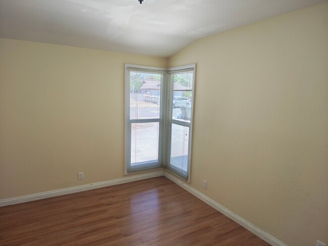 Building Photo - 2880 Santez Dr