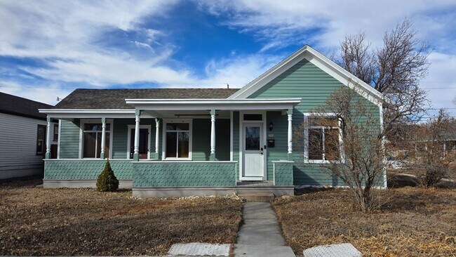 Foto del edificio - PET FRIENDLY 3 BEDROOM, 2 BATHROOM, DOWNTOWN LOCATION!