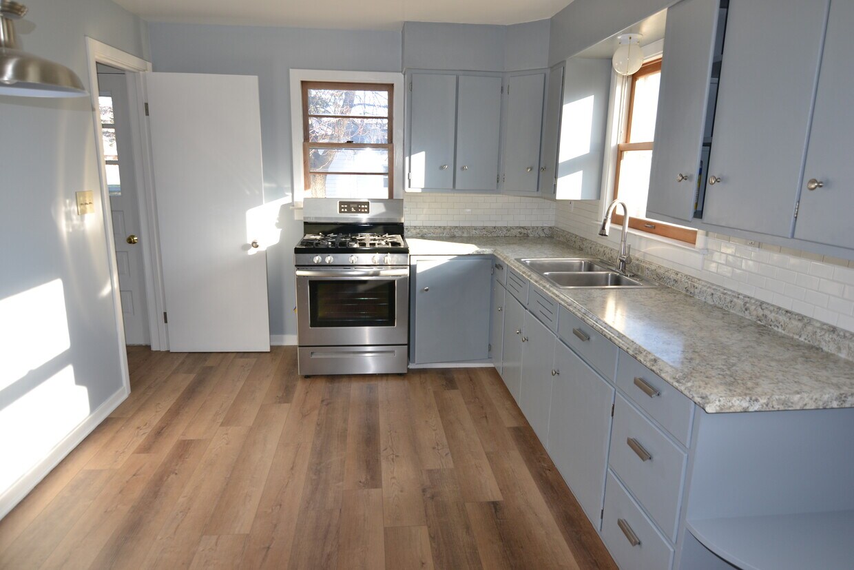 1605 W Thomas St, Bay City, MI 48706 House for Rent in Bay City, MI