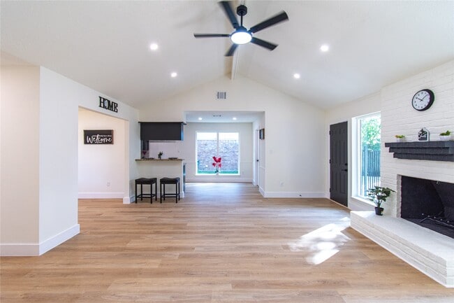 Building Photo - 822 Red Rock Canyon Dr