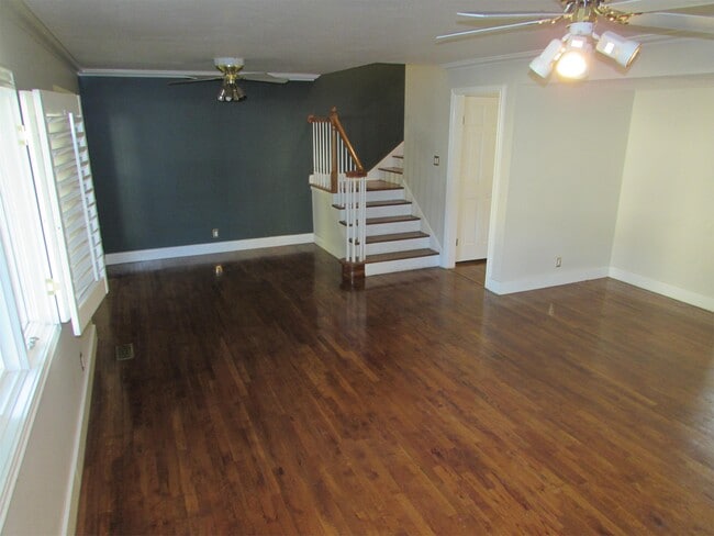 Building Photo - 745 E Three Fountains Cir
