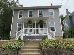 Building Photo - 115 Wall St