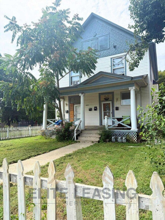 Building Photo - 1441 SW Van Buren St