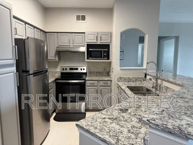 Building Photo - 3384 Corona Village Way