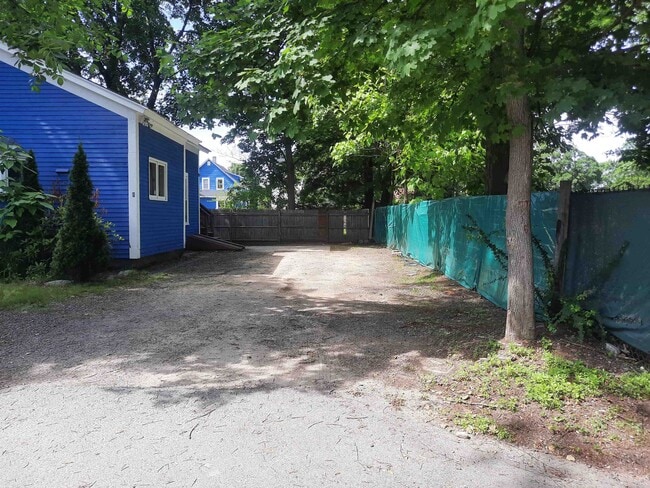 Building Photo - 8 Harbor Ct