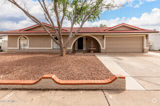 Building Photo - 421 E San Angelo Ave