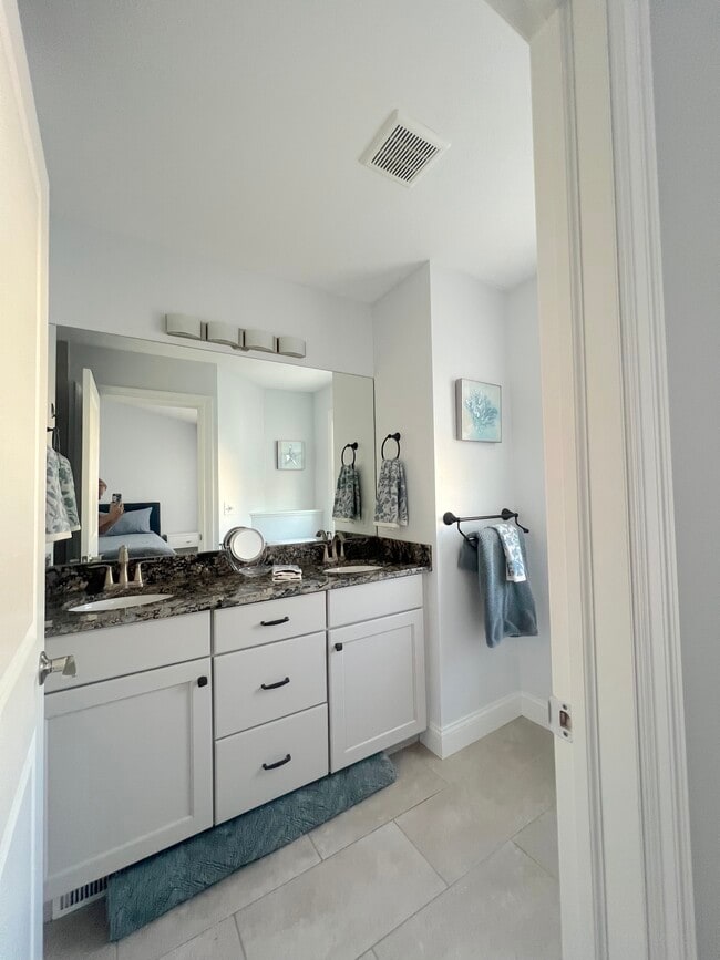 Master BA - 982 Lake Ridge Dr