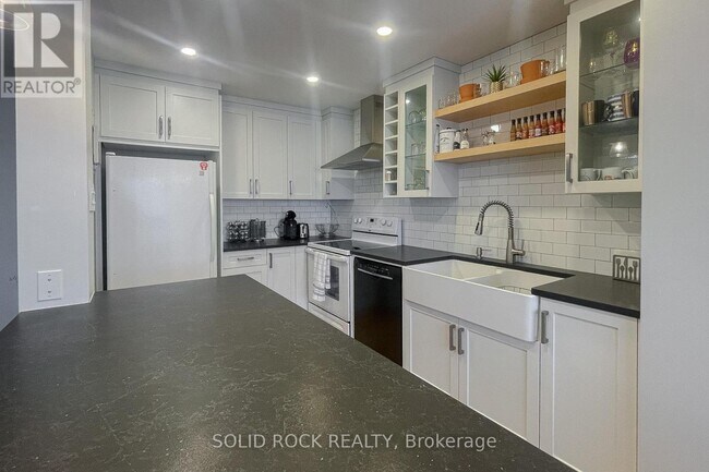 Photo du bâtiment - 1505 Baseline Rd