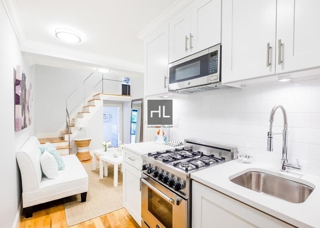 Foto principal - 220 E 22nd St