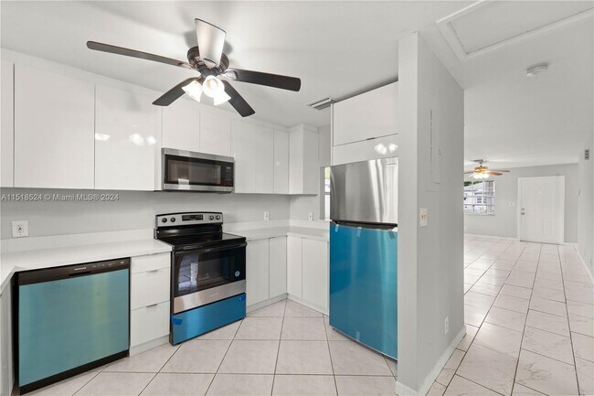 Foto del edificio - 745 NW 3rd Ct