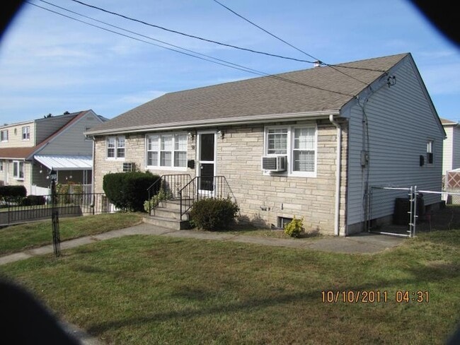 Building Photo - 58 Whitaker Ave