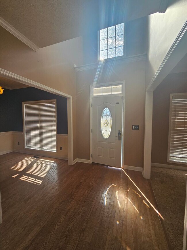 Foto del edificio - 4 bedroom with Bonus, fenced in backyard!