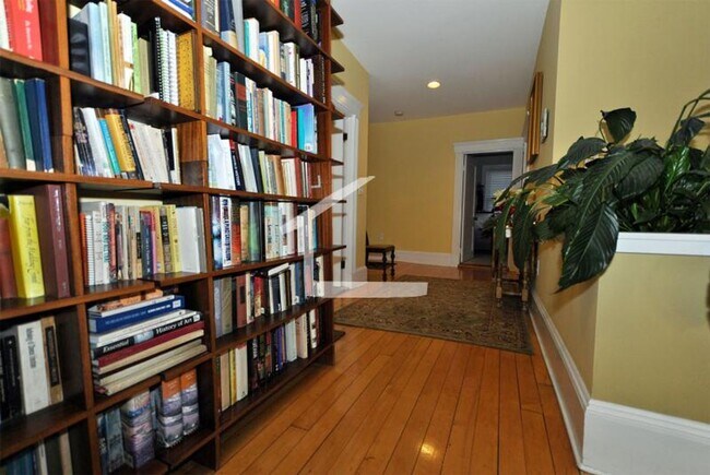 Building Photo - HOT ALLSTON LISTING!!!!