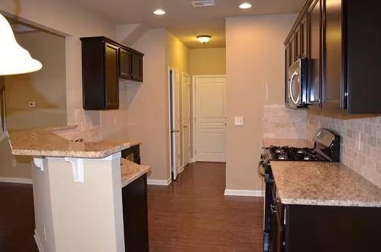 Building Photo - 5895 Falls Landing Dr