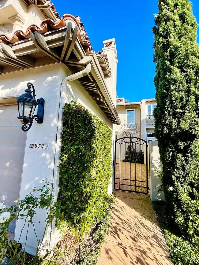 9773 Keeneland Row, La Jolla, CA 92037 Townhouse for Rent in La Jolla