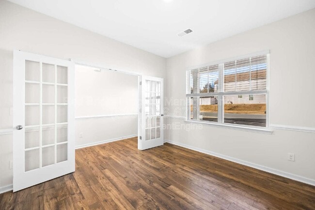 Foto del edificio - 4015 Meadow Green Dr