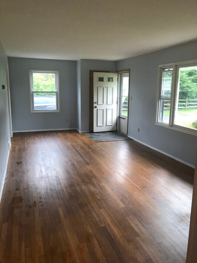 Building Photo - 5028 Lake Vista Dr