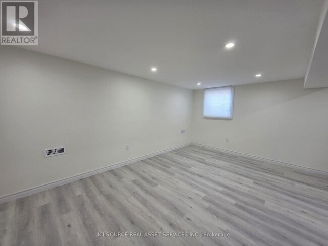Building Photo - 1324 Odessa Crescent