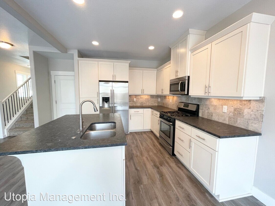 Primary Photo - 3 br, 2.5 bath House - 1047 SE Leonel Lane