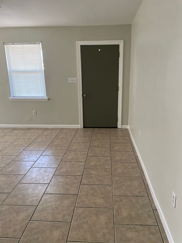 Foto del edificio - 6254 Kuebel Dr