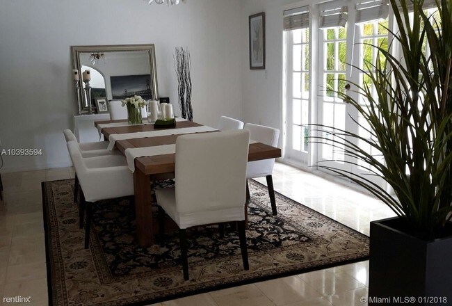 Foto del edificio - 1432 Venetia Ave