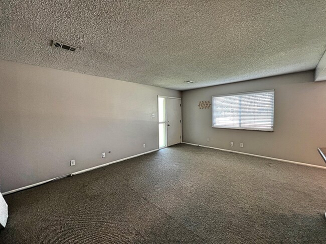 Building Photo - 1250 S Monaco Pkwy