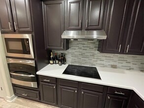 Building Photo - 1759 Lakeside Enclave Dr