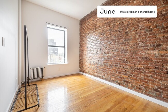 Building Photo - Room in Shared 2 bed/1 bath home in Crown Heights