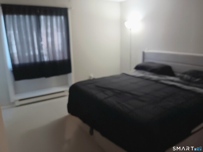 Foto del edificio - 585 Park Rd