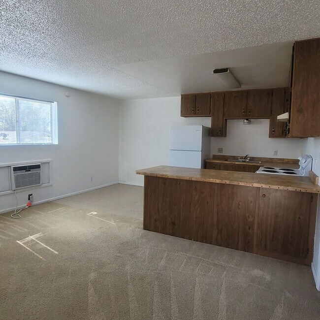 Building Photo - 2204 N Tucker Ave
