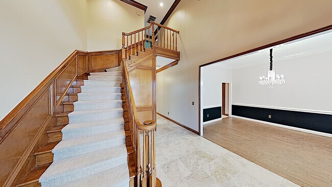 Building Photo - Beautiful Large 3 Bedroom 2.5 Bath Home in...