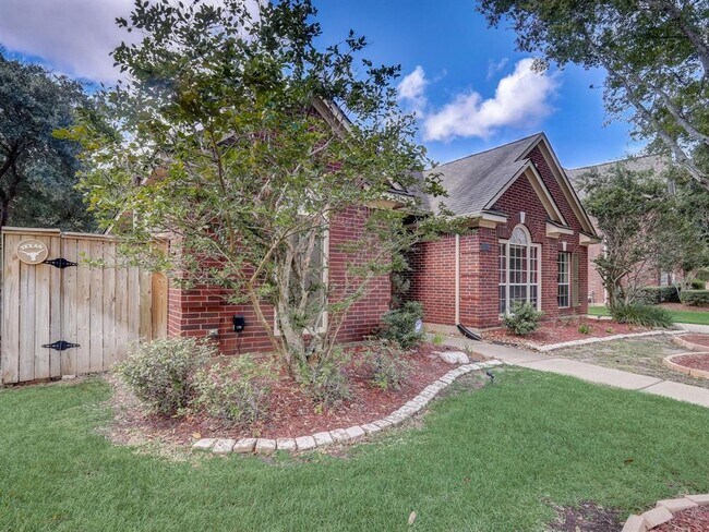 Building Photo - 7126 Glenwood Dr