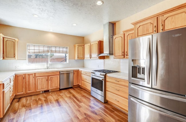 Building Photo - 2424 Vista Grande Dr NW