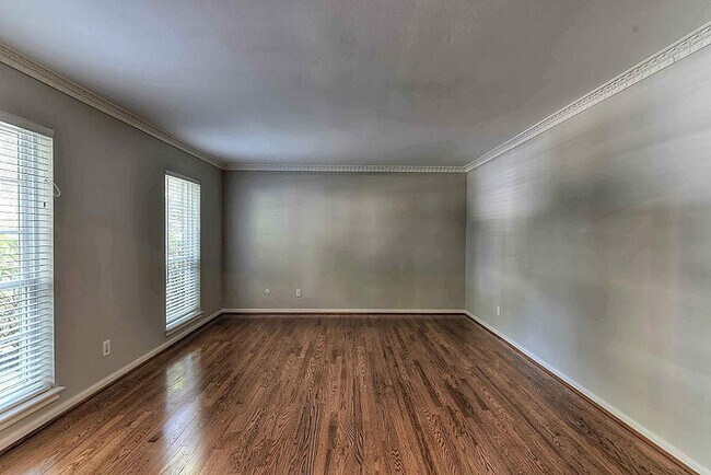 Foto del edificio - 14627 Carolcrest Dr