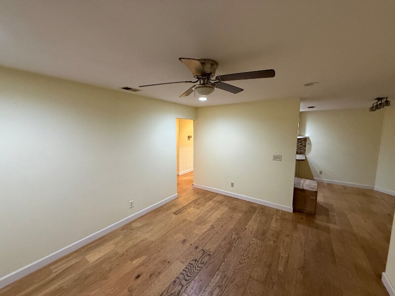 Building Photo - 5055 Valley Crest Dr