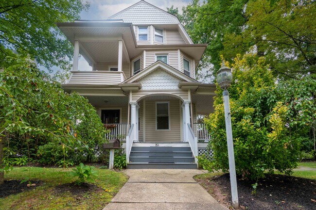 Charming Cranford Apartments - 354 Lincoln Ave E