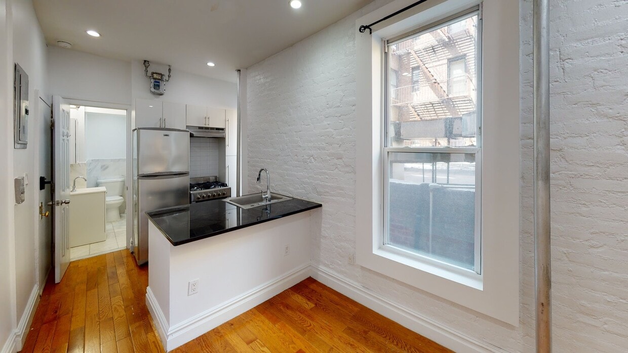 Photo - 826 9th Ave Apartment