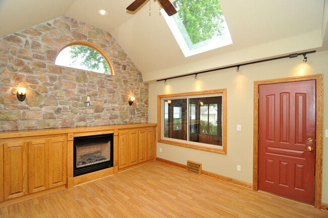 Foto del edificio - 4620 N 127th St