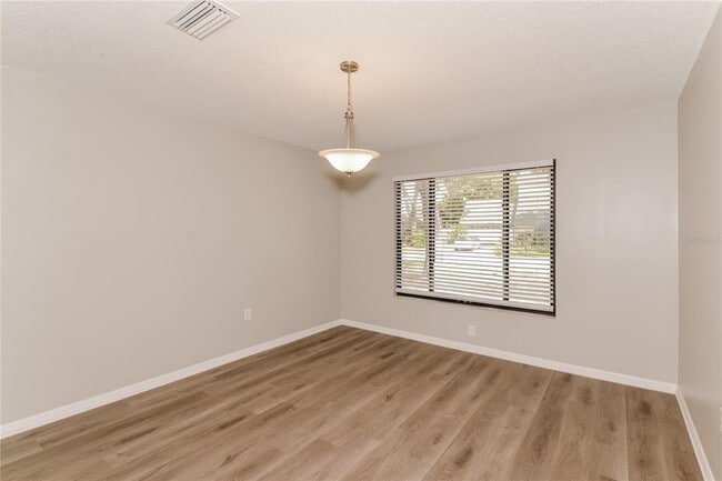 Foto del edificio - 8416 Cypress Lake Cir