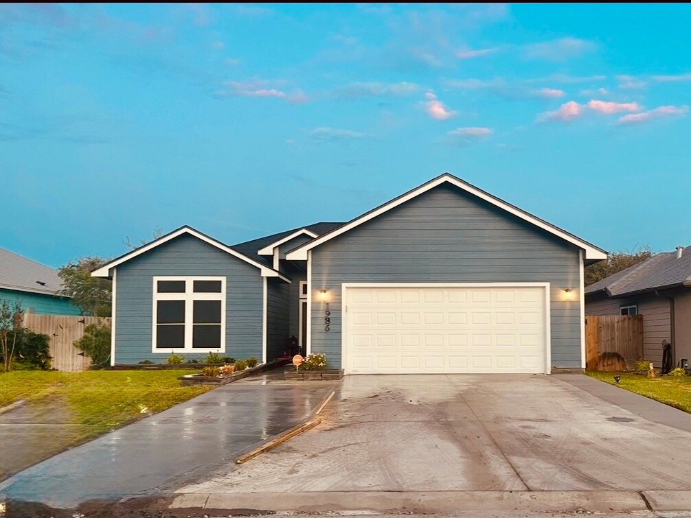 Foto principal - 1986 Admiral Ln